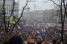 Оппозиция приглашает неравнодушных украинцев прийти на Европейскую площадь в 18.00