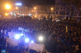 Во Львове Евромайдан собрал более 10 тысяч человек