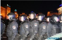 Сегодня утром "беркутовцы" начали разгон Евромайдана (ВИДЕО)