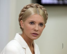Юлия Тимошенко: "Оставайтесь на площадях, пока режим не будет свергнут"