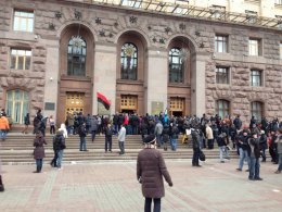 Митингующих заставят покинуть здание Киевской мэрии