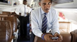 Бараку Обаме не разрешают пользоваться iPhone