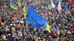 По данным "УДАРа", в Народном вече на Майдане участвуют от 500 тыс. до 1 млн. граждан