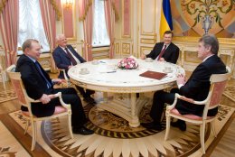 В Киеве началась встреча четырех президентов