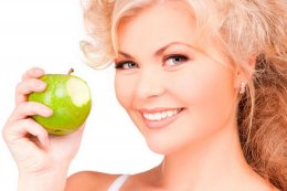 Яблоки вредят здоровью зубов