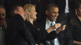 Обама устроил фотосессию на похоронах Манделы