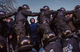 Как спецназовцы проводят ночные учебные тревоги на Евромайдане