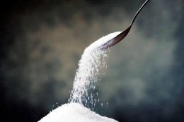 Кабмин поднял минимальные цены на сахар