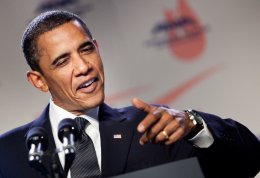 Создатель «Веселой фермы» попросил Обаму снять обвинения со Сноудена