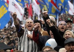 "Евромайдановцы" грозят перейти от обороны к нападению