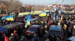 Как проходил автопробег к резиденции Януковича (ВИДЕО)