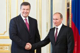 Путин поздравил своего коллегу Януковича с наступающими новогодними праздниками