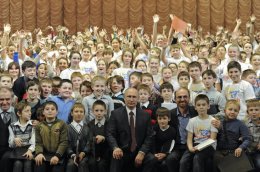Детский хор исполнил для Путина песню с церемонии закрытия Олимпиады (ВИДЕО)