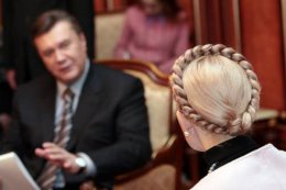 Власенко назвал политика, который сможет победить Януковича
