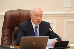 Азаров заявил о намерении продолжать разработку сланцевого газа