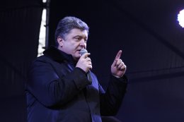 Петр Порошенко: "Мы победим, потому что не сдаем своих активистов" (ВИДЕО)