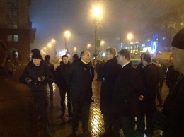 Сегодня ночью Штефан Фюле посетил Майдан и пообщался с оппозицией (ФОТО)