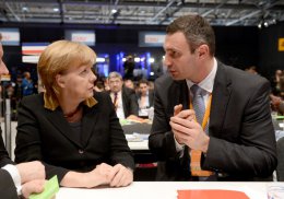 Кличко будет просить Меркель ввести санкции для украинской власти