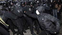 СБУ и МВД дали время до 18.00 лидерам оппозиции успокоить протестующих