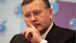 Анатолий Гриценко: "Новый начальник Генштаба выполнит любой приказ Януковича"