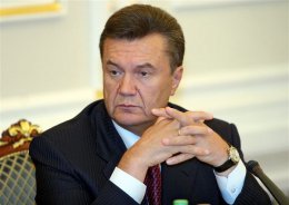 Янукович будет просить политического убежища в России