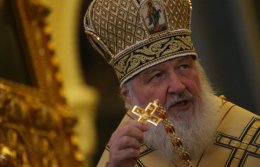 Патриарх Кирилл на коленях помолился о прекращении распрей в Украине