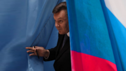 Виктор Янукович: "Даже моего маленького внука хотели люстрировать". Хиты от Януковича (ВИДЕО)