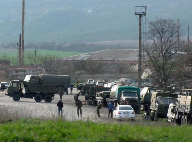 Российские военные препятствуют отправке украинской военной техники на материк (ФОТО)