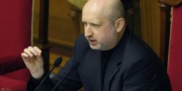 Турчинов призвал депутатов готовиться к худшему