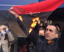 Погромом в офисе «Правого сектора» в Харькове займутся правоохранители Погромом в офисе «Правого сектора» в Харькове займутся правоохранители