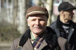 В Харькове в военкоматы приходят даже пенсионеры