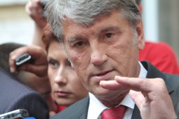 Ющенко выехал из Межигорья в одно время с Януковичем