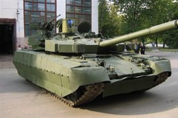 Украинцам удалось договориться о возвращении украинских танков на материк (ВИДЕО)