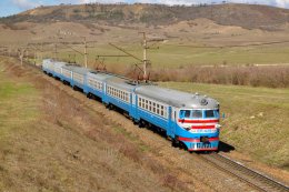 Крымская железная дорога сократила маршруты движения пригородных электропоездов