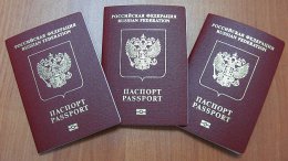 Украинская власть не будет наказывать крымчан, получивших российский паспорт
