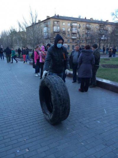 К луганским митингующим едет "подкрепление" из Донецка (ФОТО)