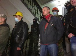 Харьковскую ОГА всю ночь охраняли пророссийские активисты (ФОТО)