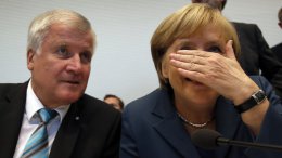 Премьер-министр Баварии проспал телефонные переговоры с Меркель