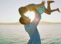 Возраст отца оказывает воздействие на здоровье и развитие потомства