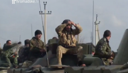В Краматорске колонна украинских БМД вырвалась из блокады пророссийских сил (ВИДЕО)
