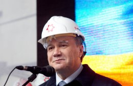 Янукович возвращается в Донецк