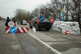 В Днепропетровске люди вышли на борьбу с "зелеными человечками" (ВИДЕО)