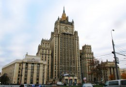 Россия требует от Украины изъять оружие у "Правого сектора"