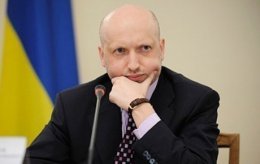 Турчинов требует провести чистку в МВД на востоке Украины