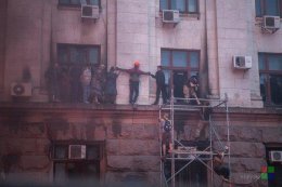 Как футбольные фанаты и прохожие в Одессе спасали от пожара людей (ФОТО)