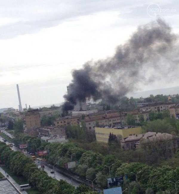 Военные локализировали пожар, устроенный сепаратистами в Мариуполе (ФОТО)