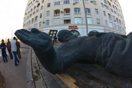 Севастополь подарил Харькову памятник гетману Сагайдачному