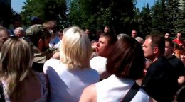В Горловке сторонники ДНР с помощью кулаков выясняли, кто из них главный (ВИДЕО)