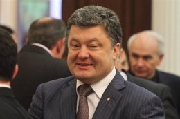 Порошенко проголосовал в киевском Доме офицеров (ВИДЕО)