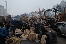 ''Правый сектор'' собирается расчистить центр Киева от палаток и баррикад